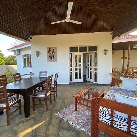 Hotel Villa Malindi Extérieur photo